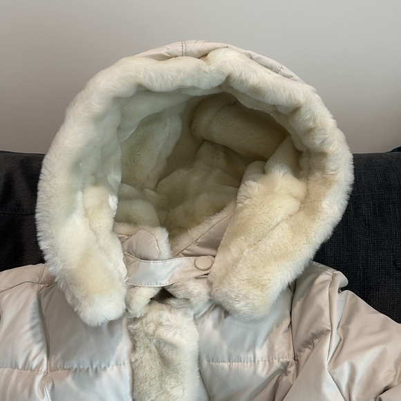 Like New! Long Cream Puffer Coat w/Faux Fur Lined Detachable Hood and Accents - Picture 4 of 9